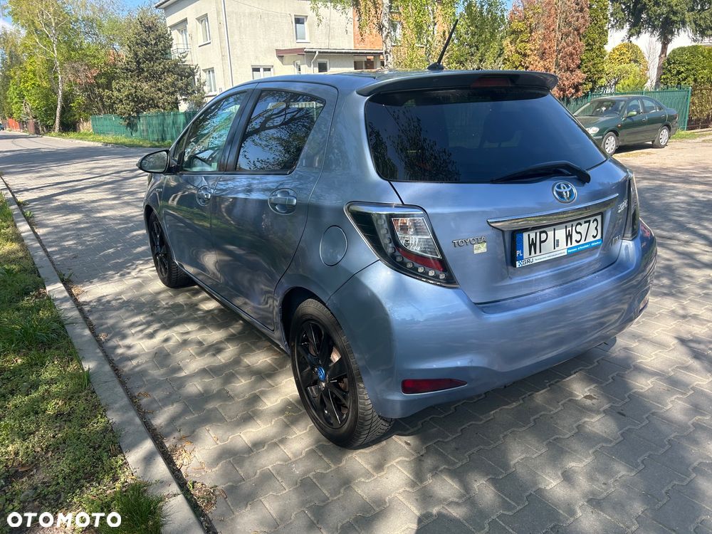 Toyota Yaris Hybrid 100 Premium - 9