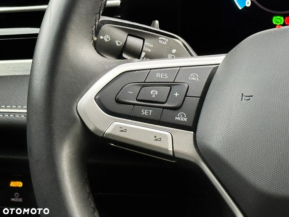 Volkswagen Passat Variant 2.0 TDI SCR DSG Elegance - 19