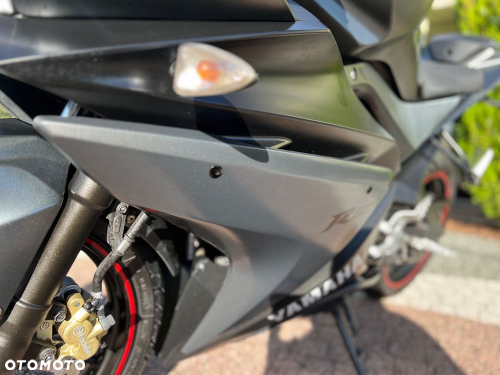 Yamaha YZF - 27