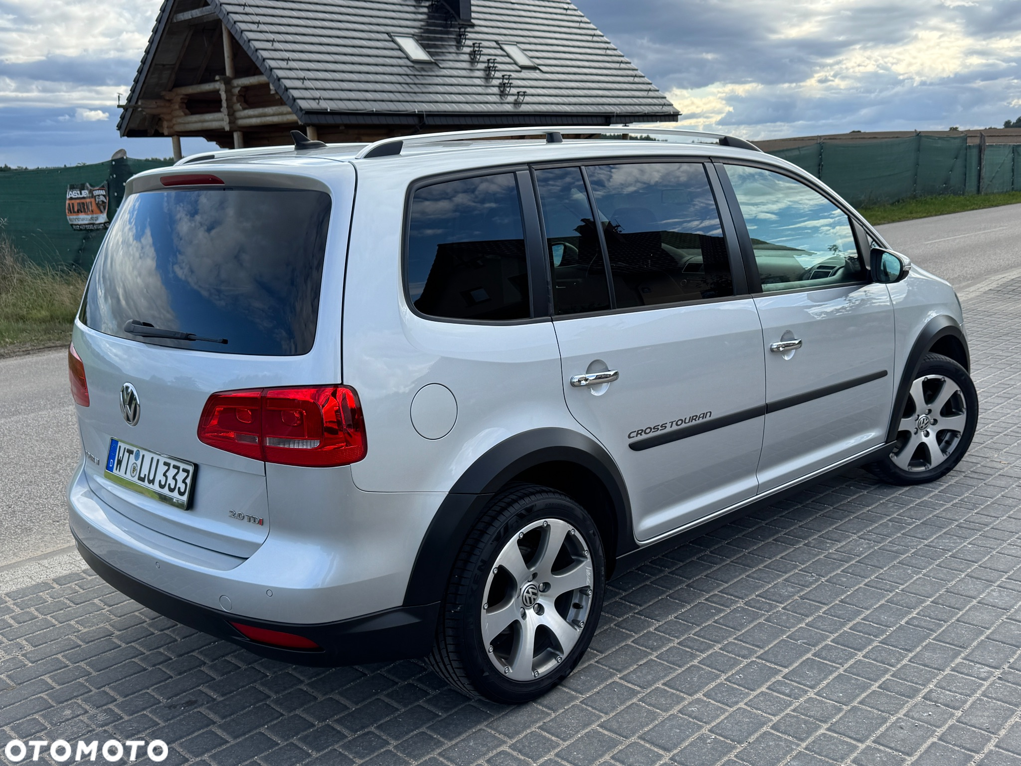 Volkswagen Touran 2.0 TDI DPF DSG Cross - 4