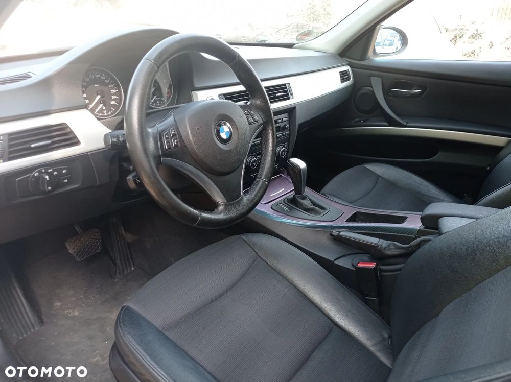 UWAGA ! AUTO W CAŁOŚCI 2008 BMW 3 E91 325i 218ps R6 AUTOMAT KLIMATRONIC XENON ALU MALE KM SERW SKÓRY I WLAS ZAREJ PL - 27