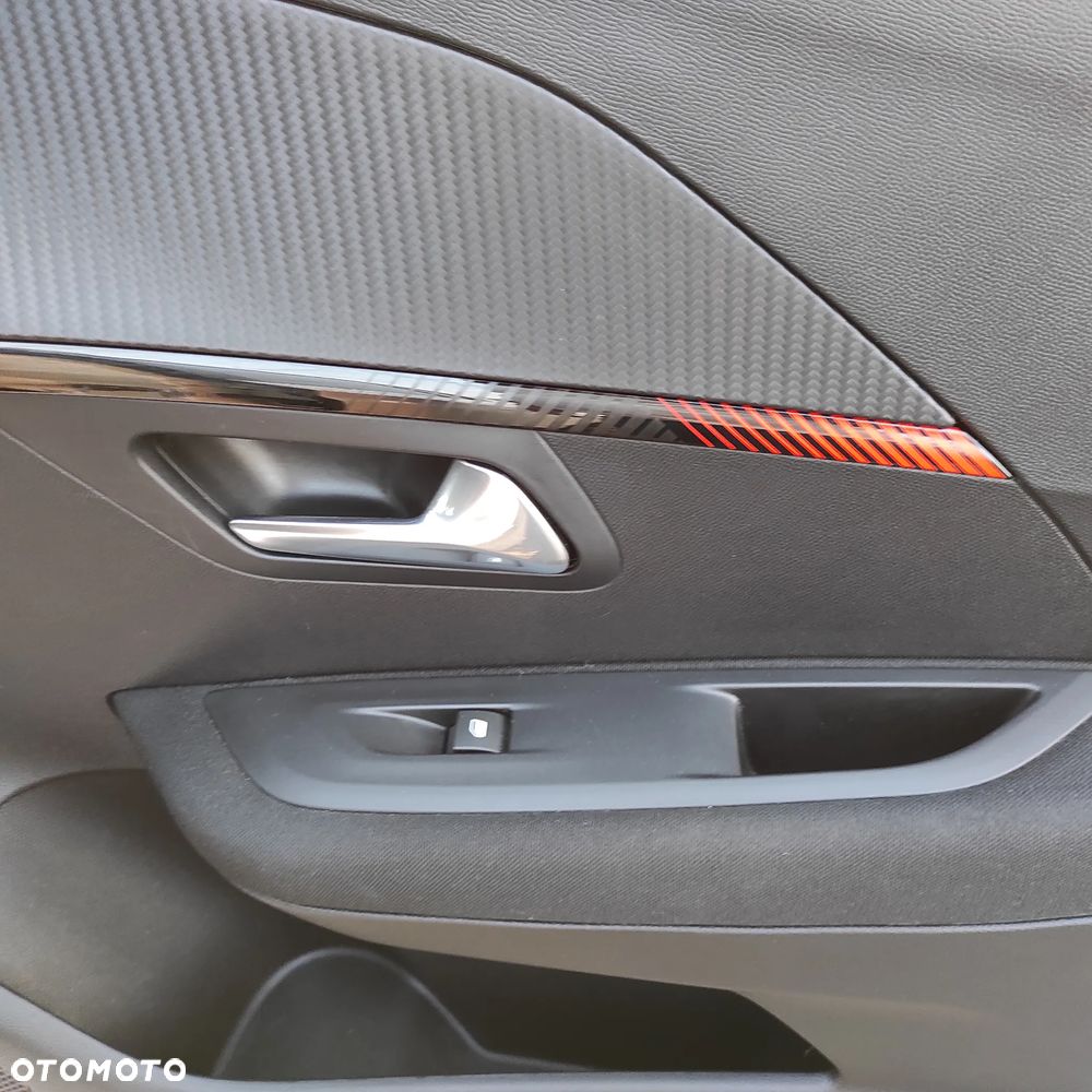 Peugeot 208 - 14