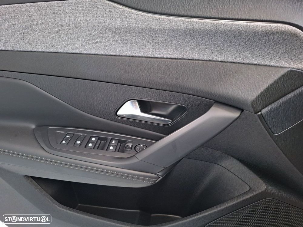 Peugeot 308 1.2 PureTech Allure - 26