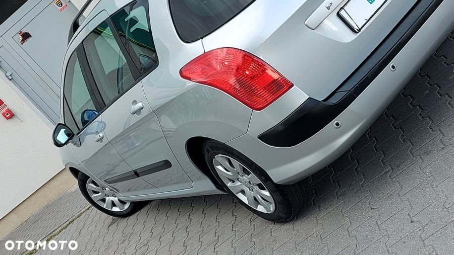 Peugeot 308 HDi FAP 110 NAVTEQ ON BOARD - 27