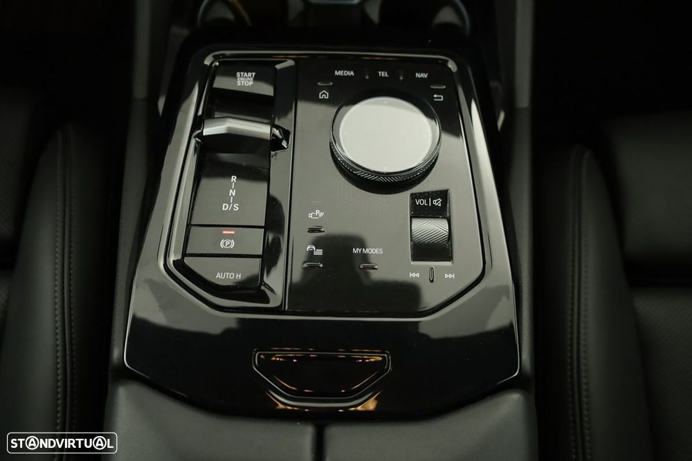 BMW 520 d Pack Desportivo M - 15