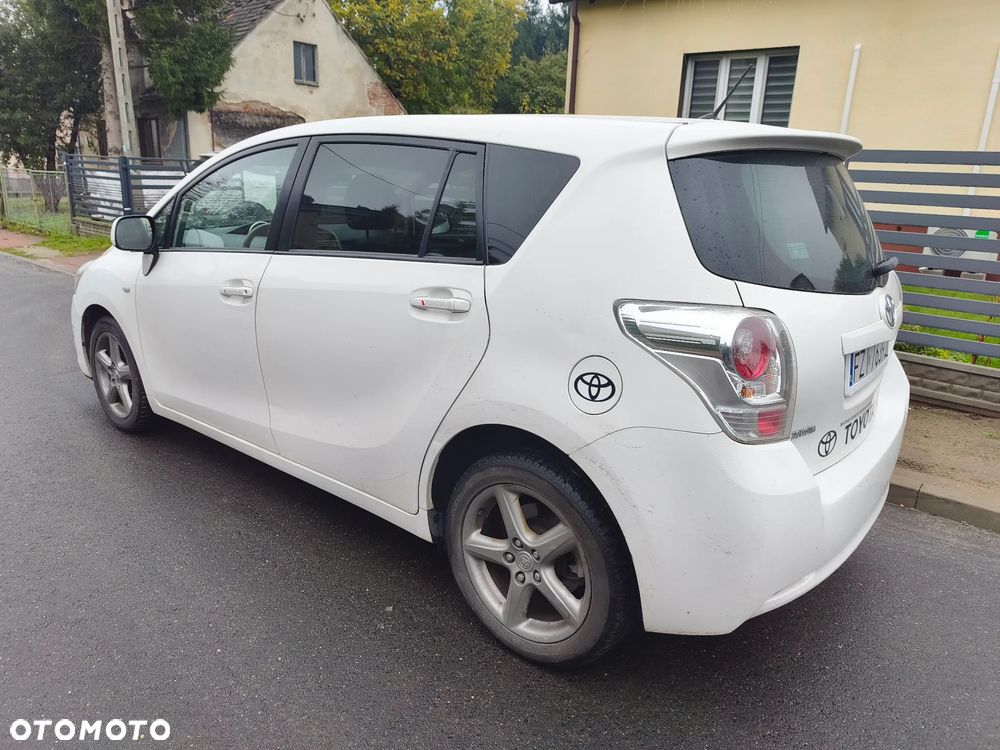 Toyota Verso 2011 photo 4
