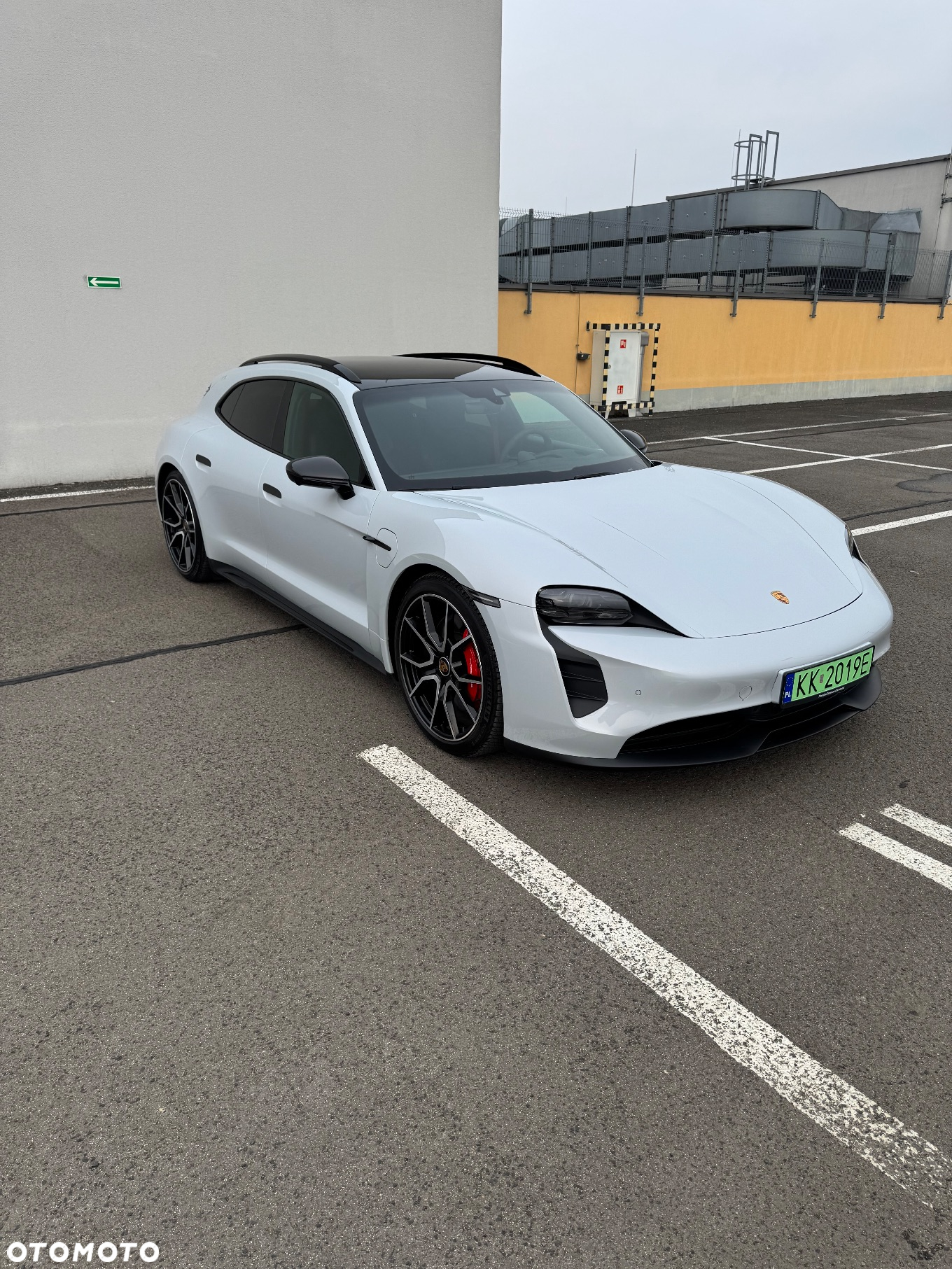 Porsche Taycan GTS Sport Turismo - 8