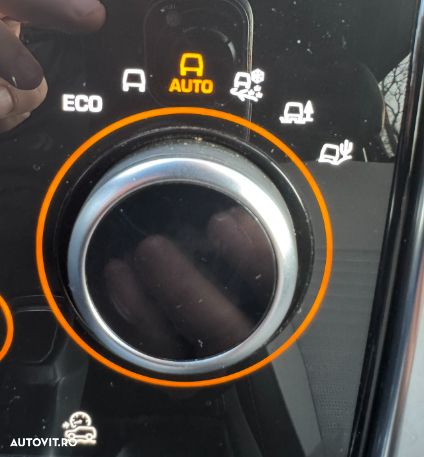 Land Rover Discovery Sport 2.0 D180 R-Dynamic MHEV - 22