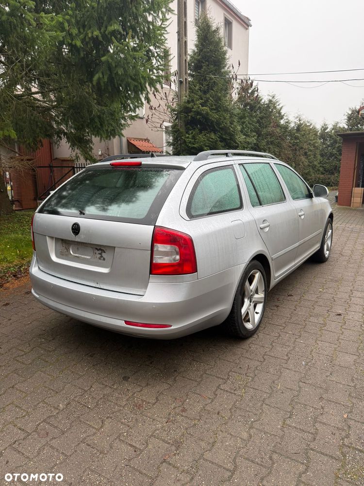 Skoda Octavia 1.8 TSI DSG Ambiente - 3