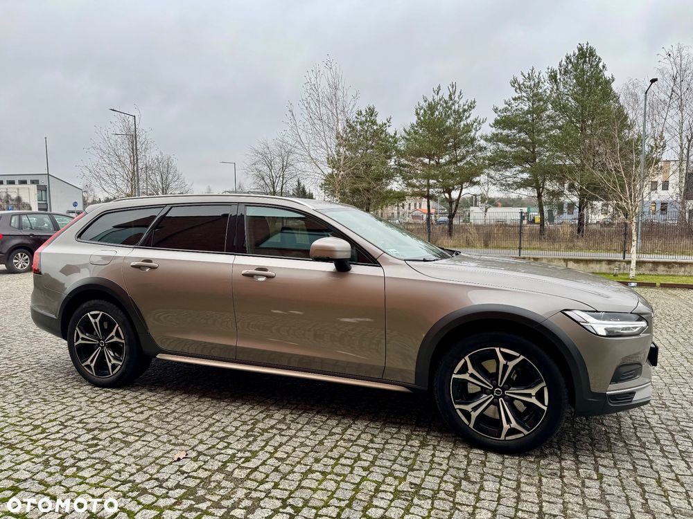 Volvo V90 Cross Country D5 SCR AWD Pro - 23