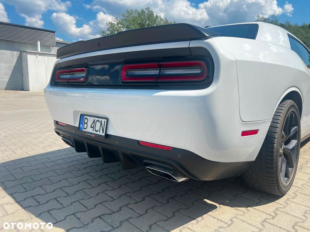 Dodge Challenger - 9
