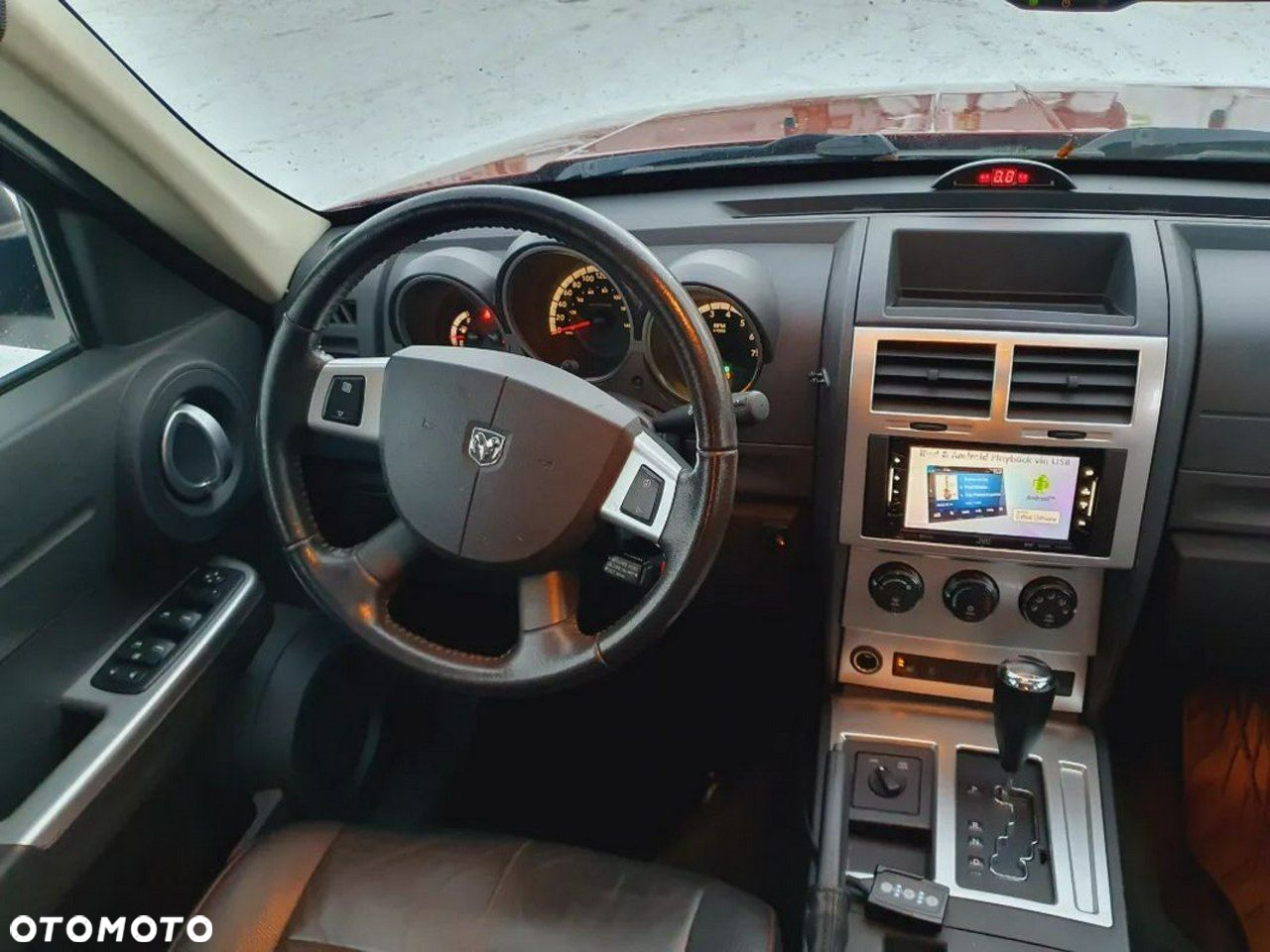 Dodge Nitro - 13