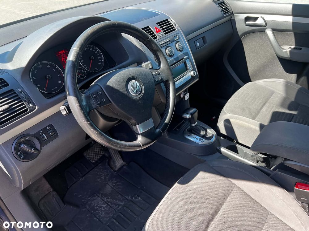 Volkswagen Touran 1.4 TSI Trendline DSG - 8