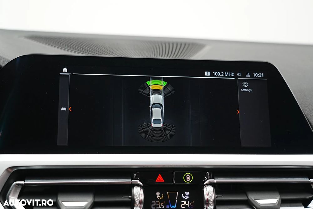 BMW Seria 3 330e Aut. - 35