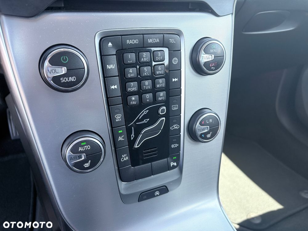 Volvo V40 D2 Geartronic Momentum - 16