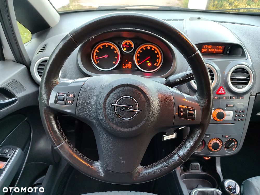 Opel Corsa 1.4 16V Cosmo - 18