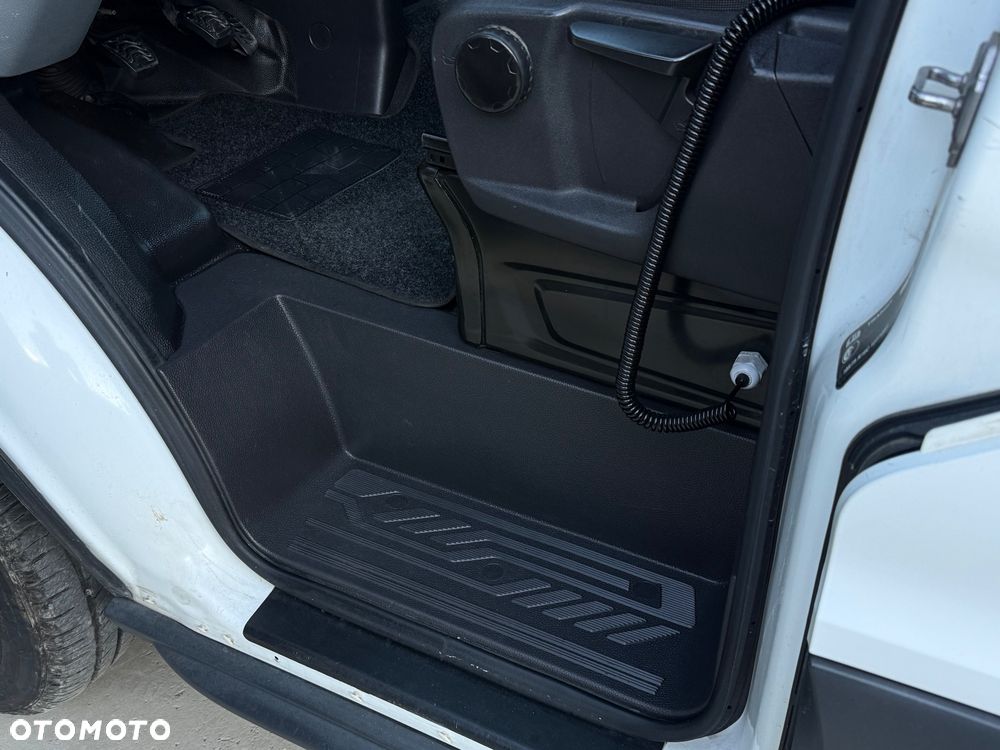 Ford Transit - 28