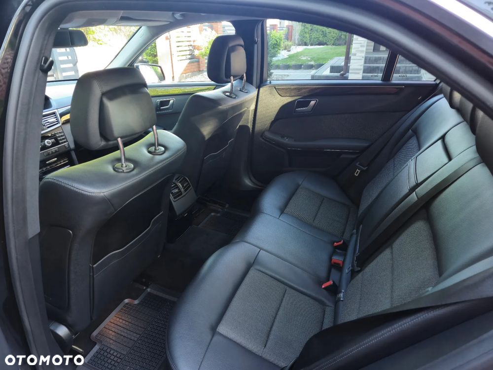 Mercedes-Benz Klasa E 200 BlueEFFICIENCY 7G-TRONIC Avantgarde - 19