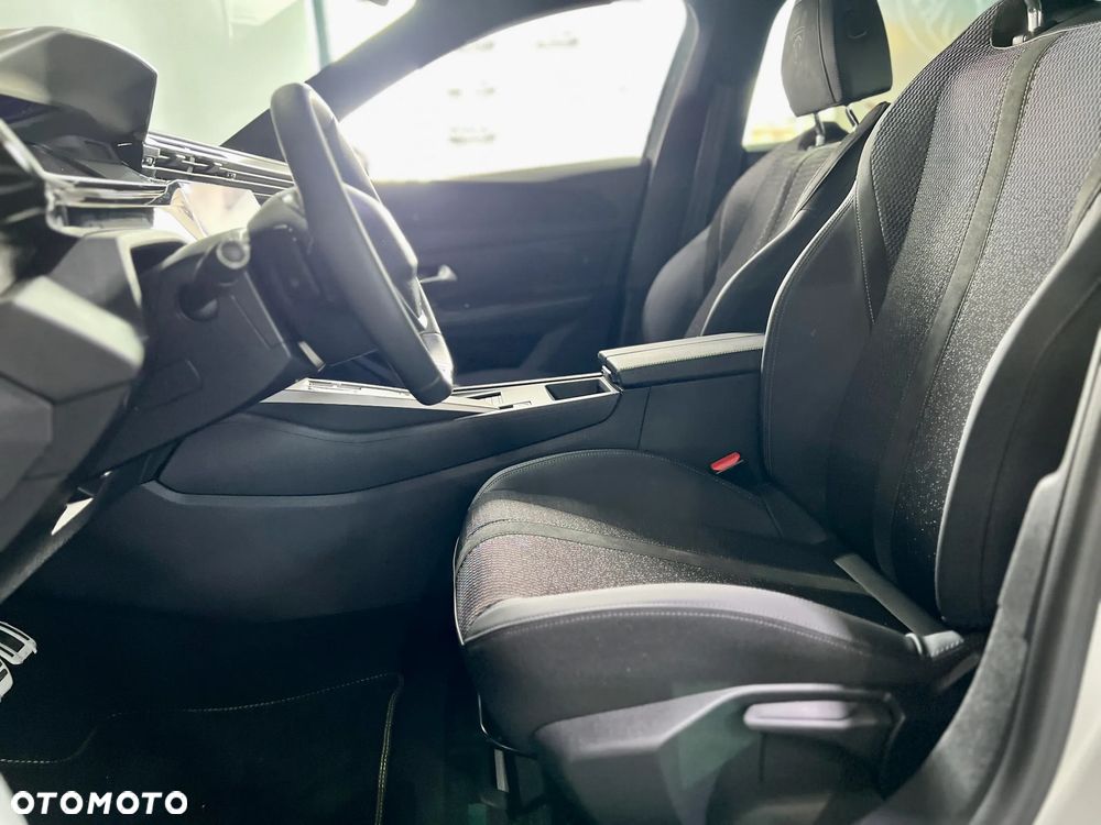 Peugeot 408 1.2 PureTech mHEV GT Exclusive S&S e-DCS6 - 8