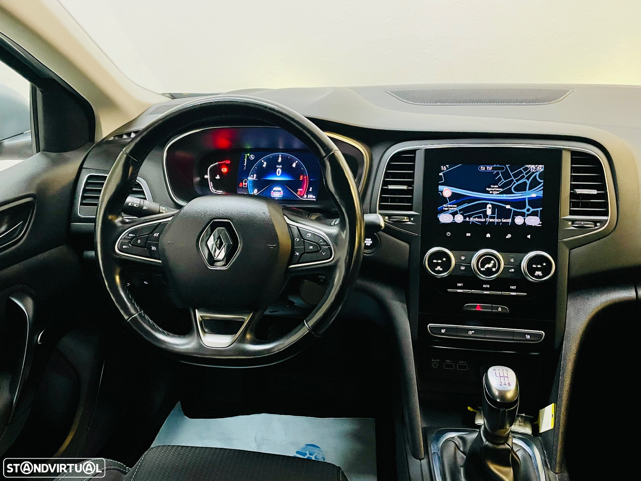 Renault Mégane Sport Tourer BLUE dCi 115 INTENS - 14