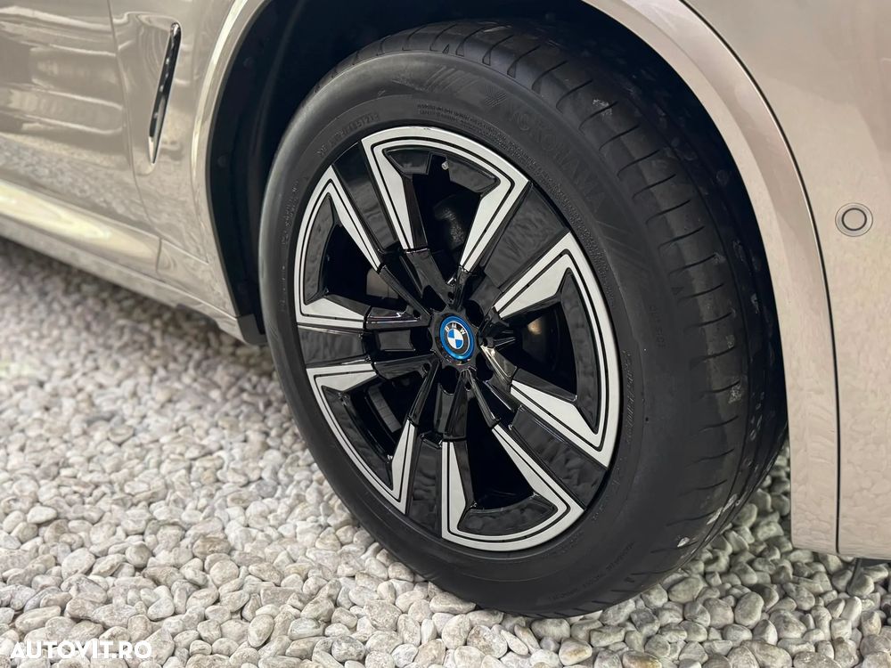 BMW iX3 2022 — imagine 8