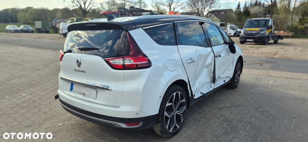 Renault Grand Scenic - 21