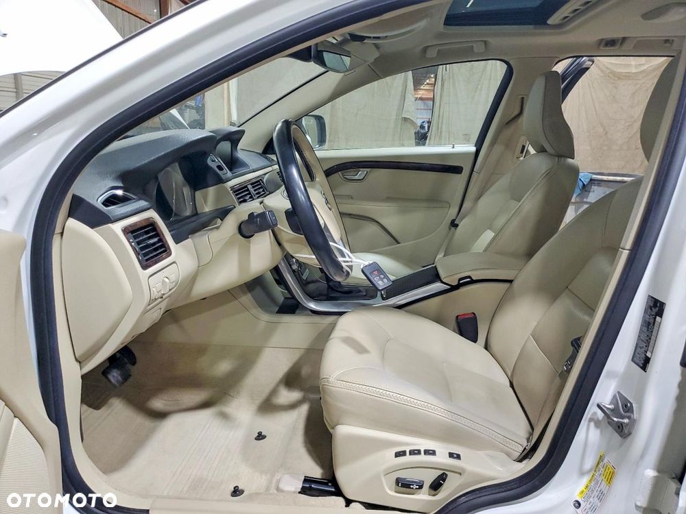 Volvo XC 70 - 8