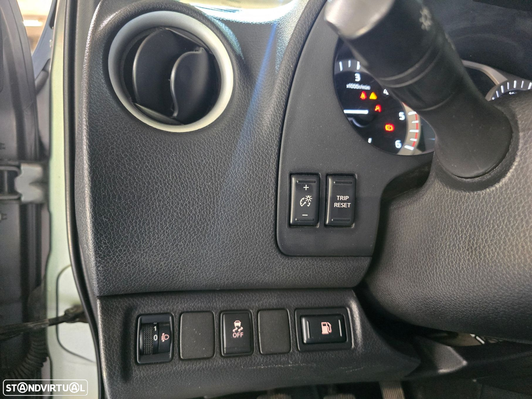 Nissan Navara 2.3 dCi CD 4WD Tekna - 25