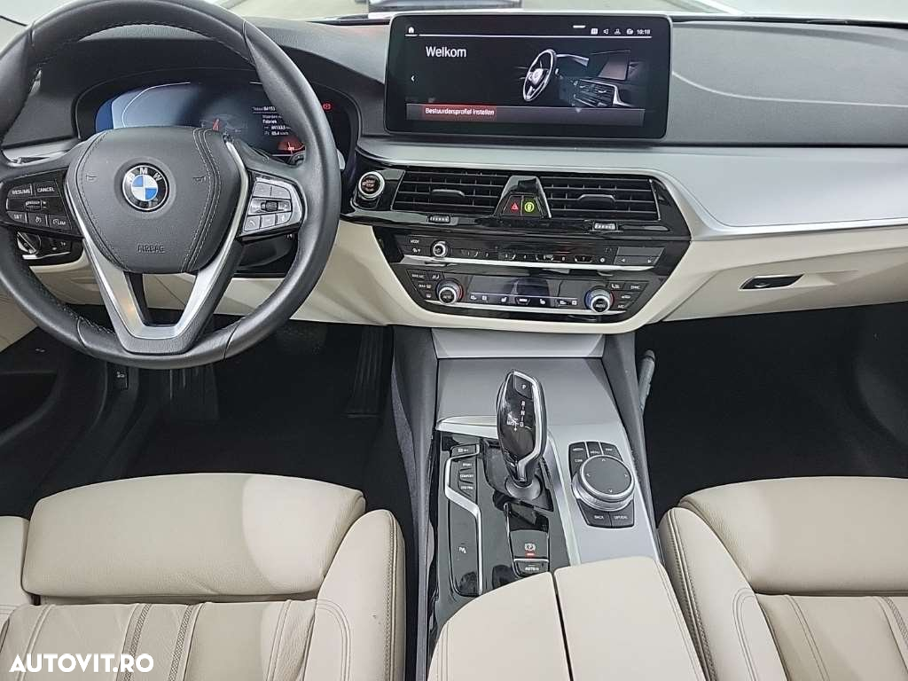 BMW Seria 5 520i AT MHEV - 18