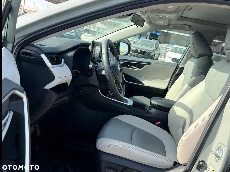 Toyota RAV4 - 5