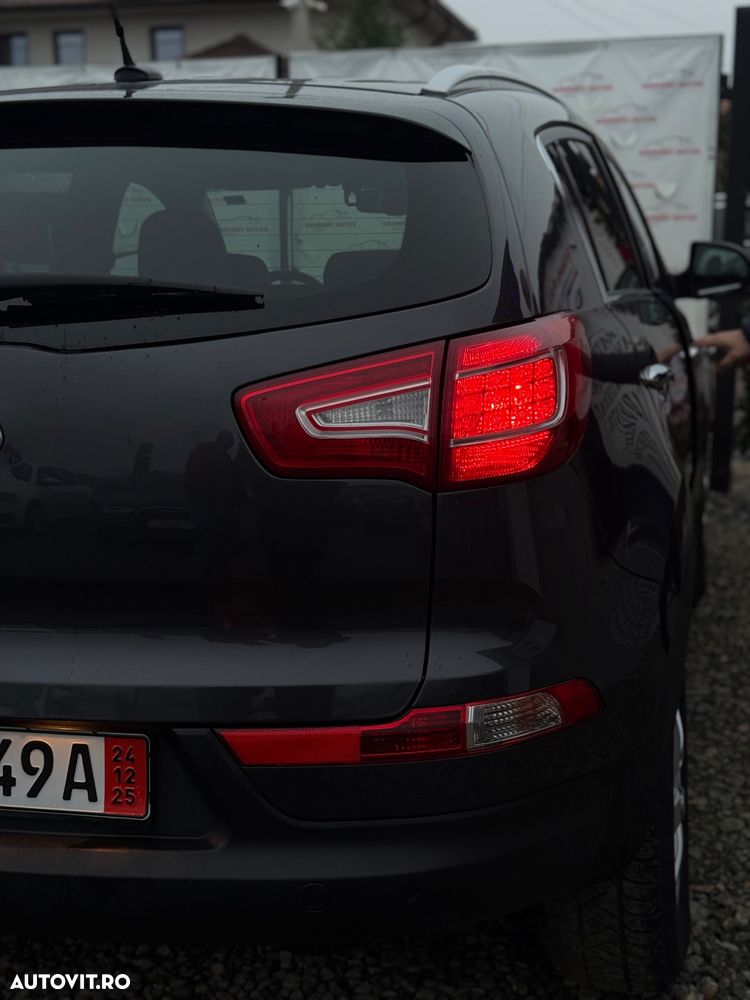 Kia Sportage 2,0 CRDI AWD Spirit - 11