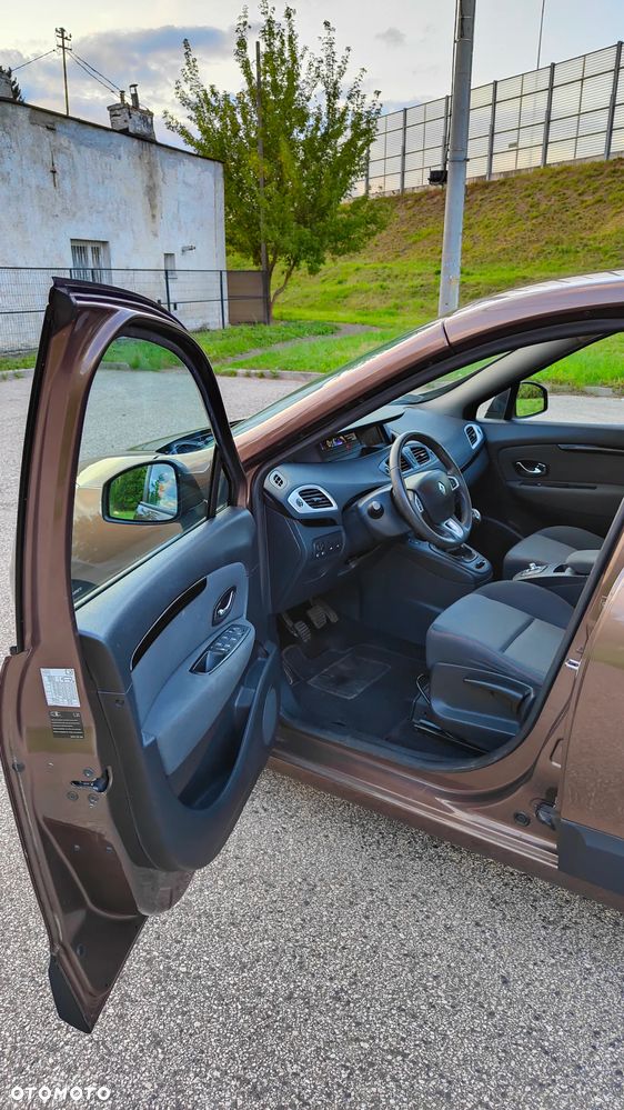Renault Scenic 1.5dCi TomTom Edition - 11