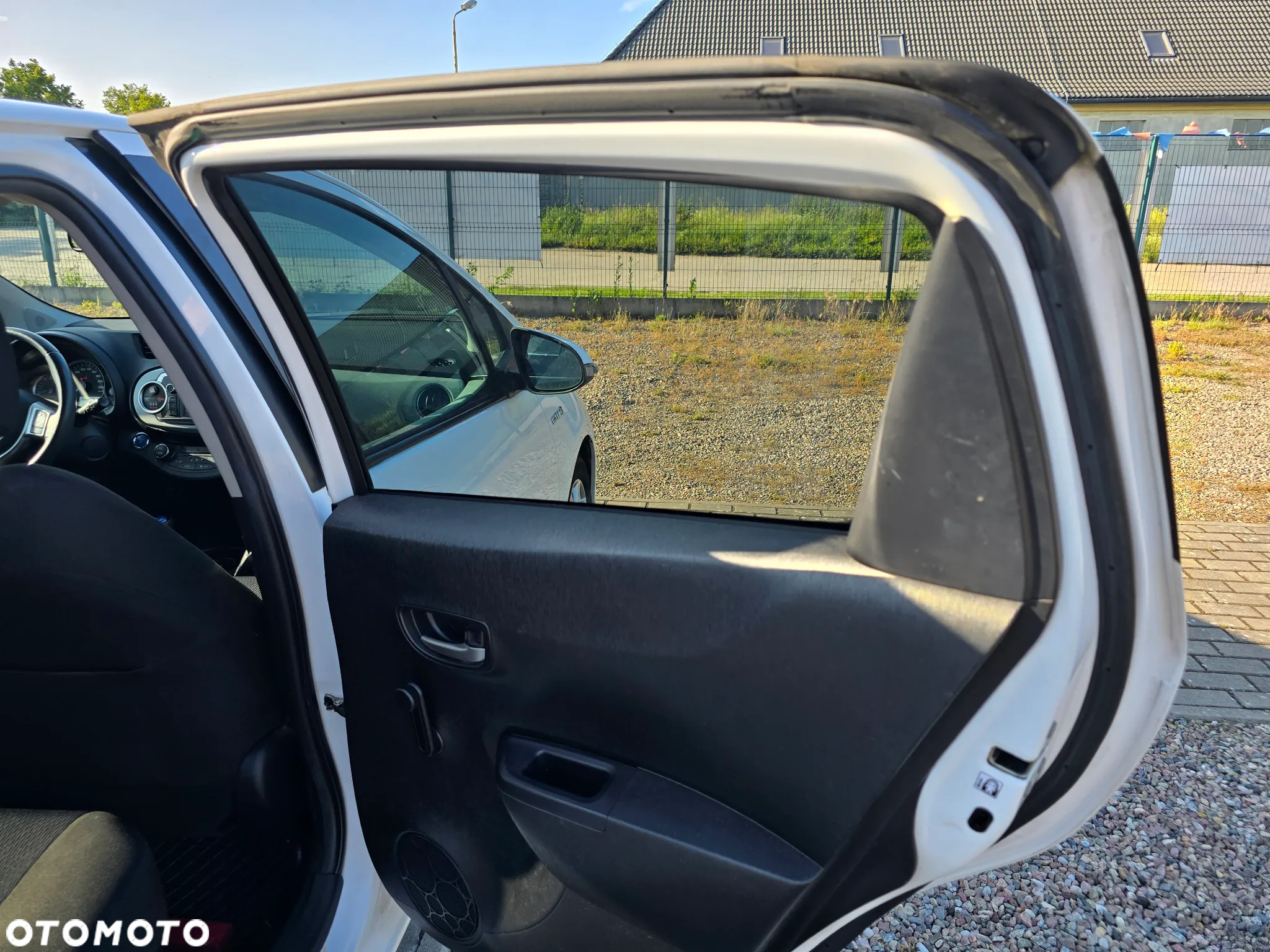 Toyota Yaris Hybrid 100 Premium - 11