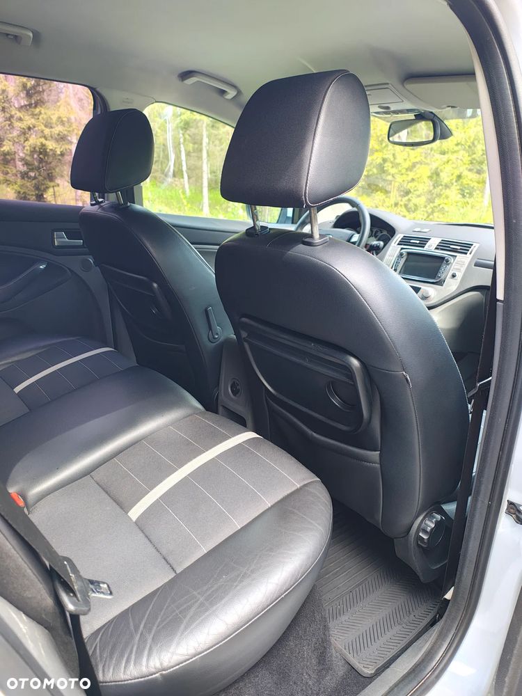 Ford Kuga - 34