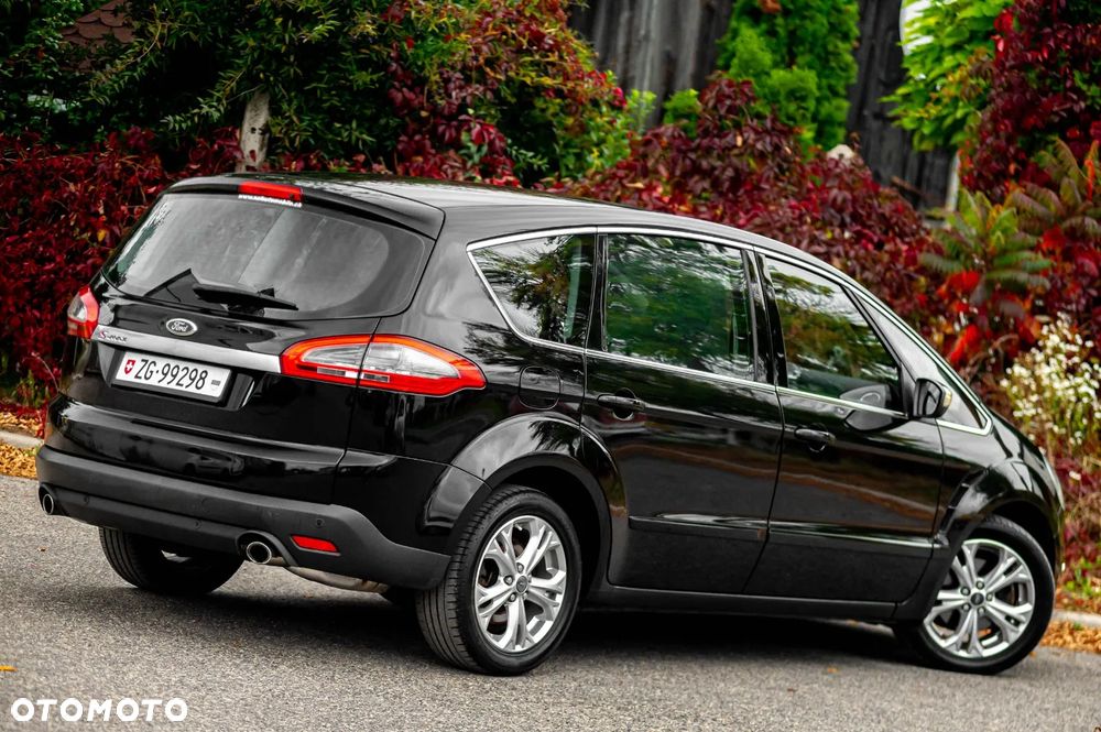 Ford S-Max - 17