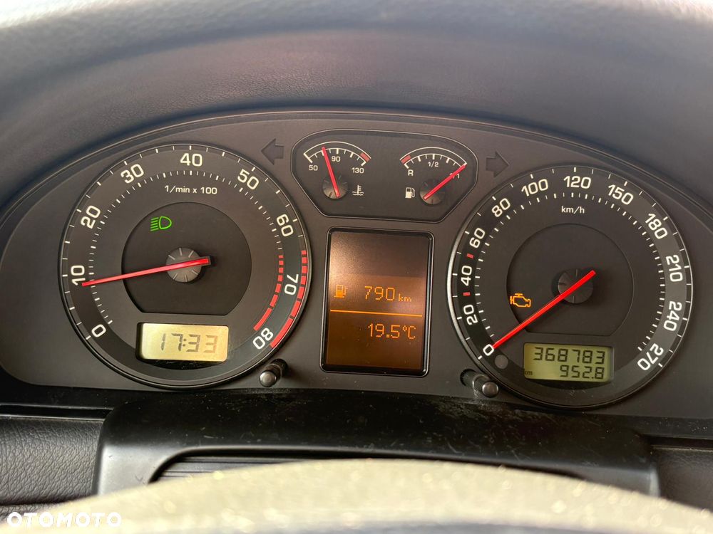 Skoda Superb 2.0 Classic - 11