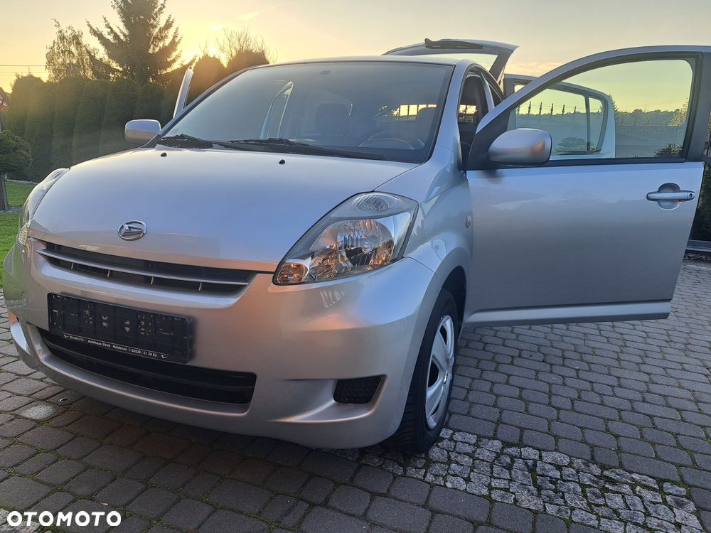 Daihatsu Sirion 1.0 - 32