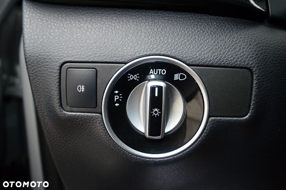 Mercedes-Benz Klasa B 180 CDI (BlueEFFICIENCY) - 28