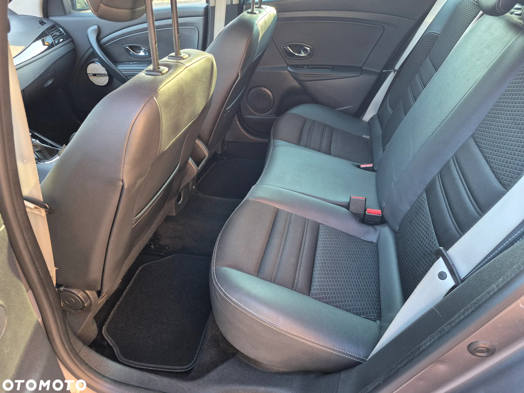 Renault Megane Grandtour ENERGY TCe 130 Start & Stop Bose Edition - 17