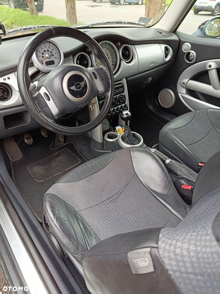 MINI Cooper Standard - 16