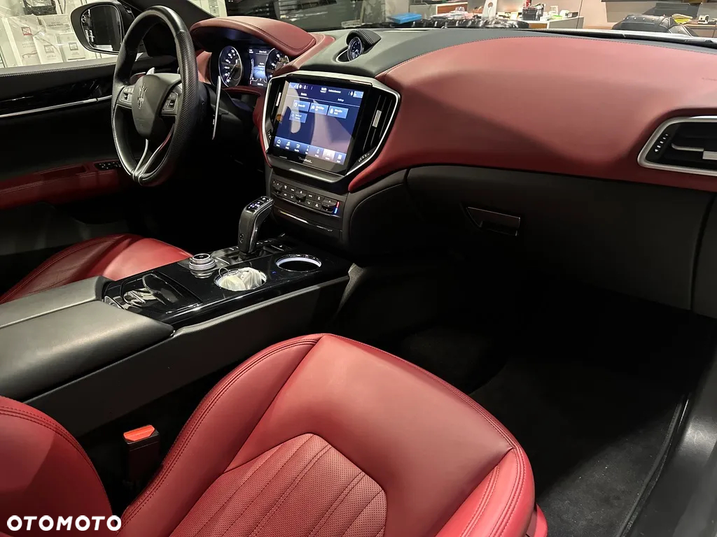 Maserati Ghibli - 11