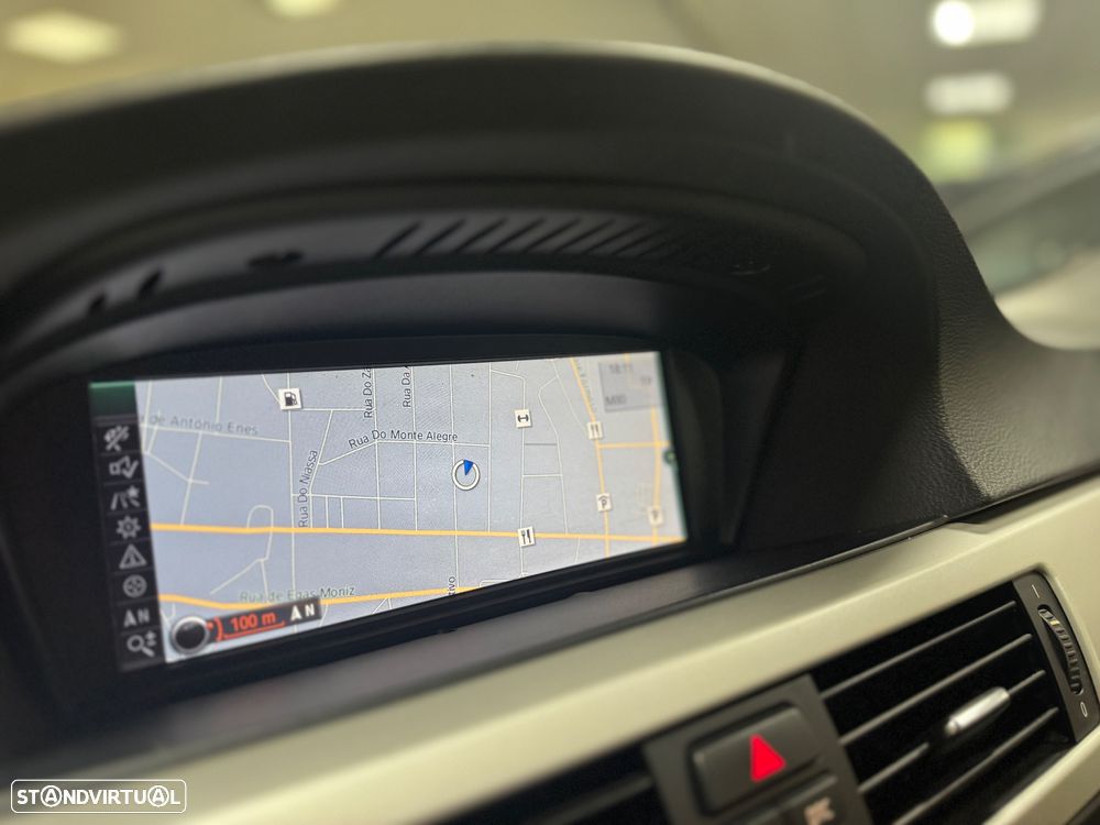 BMW 320 d Navigation - 10