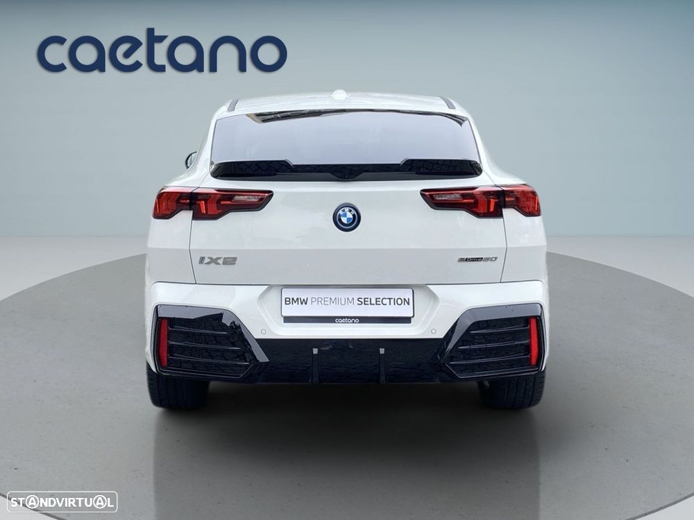 BMW iX2 eDrive20 Pack Desportivo M Pro - 21