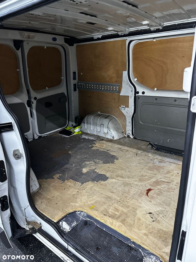 Opel Vivaro - 17