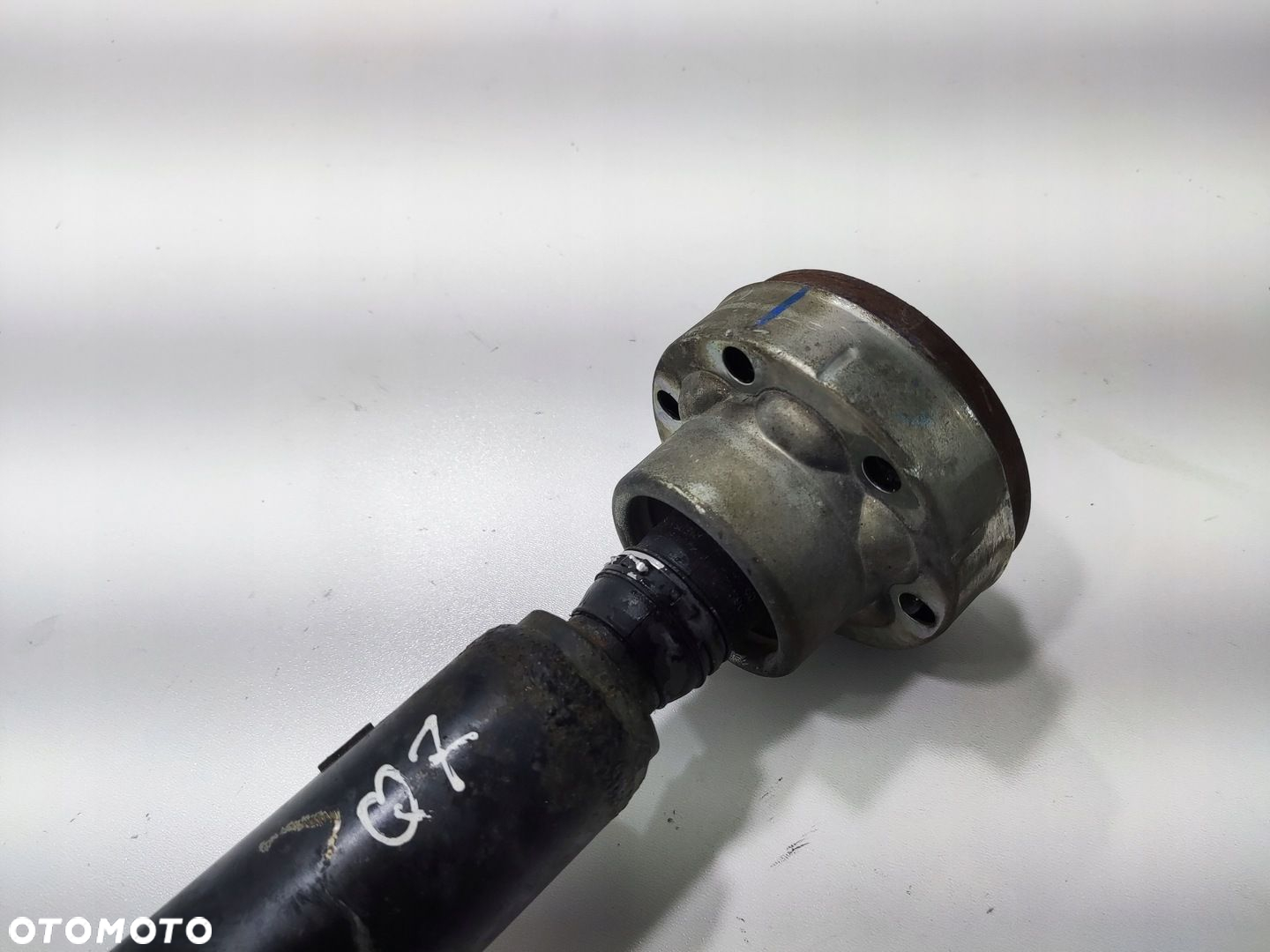 WAŁ NAPĘDOWY PRZEDNI KRÓTKI AUDI Q7 I 4L 3.0 TDI 2005-2009 7L6521101H - 3