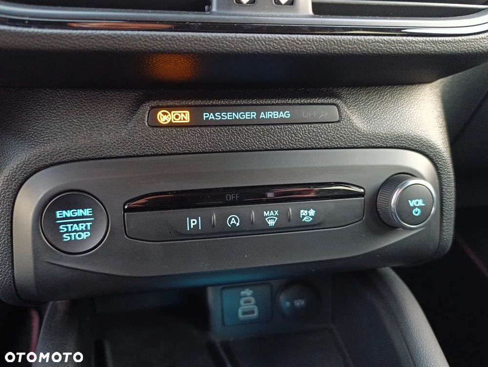 Ford Focus 1.0 EcoBoost mHEV ST-Line X - 34