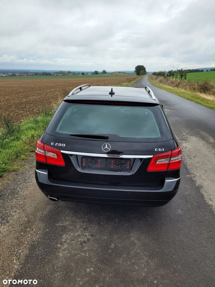 Mercedes-Benz Klasa E 200 CGI BlueEffICIENCY Avantgarde - 17