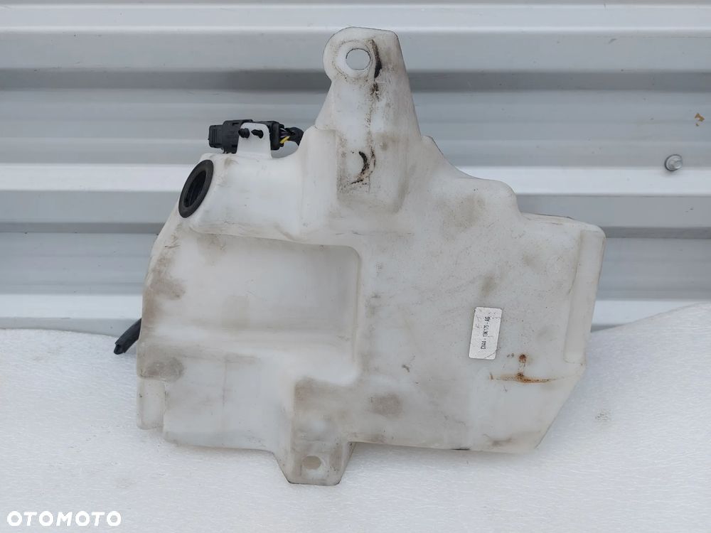 Zbiorniczek płynu spryskiwaczy Ford Kuga , pompki Xenon - 2
