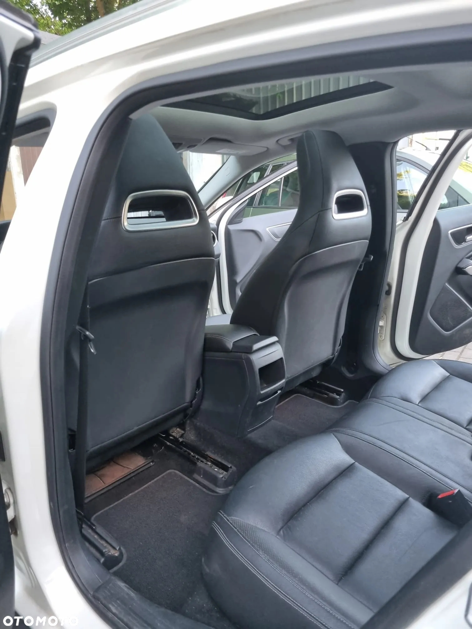 Mercedes-Benz GLA - 13