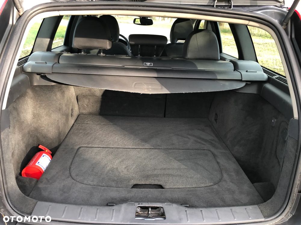Volvo V50 - 25